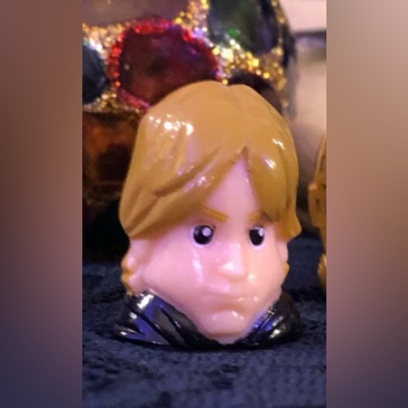 Luke Skywalker  “Kinder Egg Surprise” Star Wars Toy Bust - Picture 2 of 3